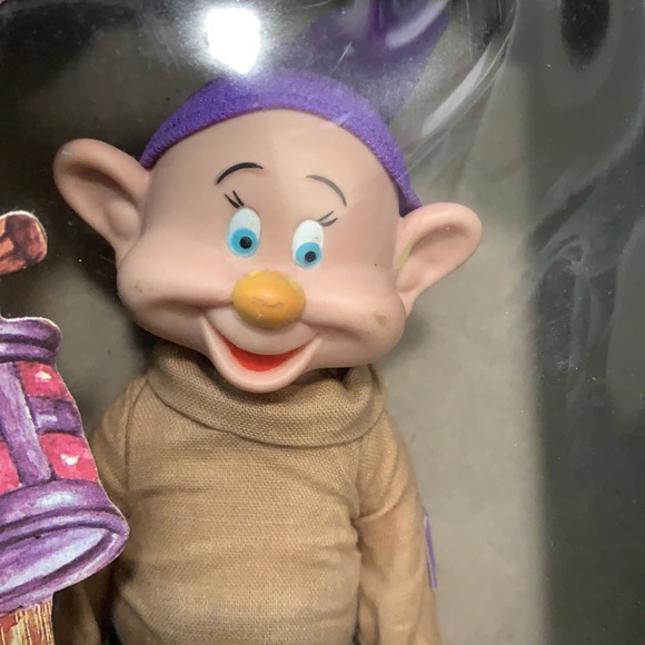 Disney’s Snow White & The Seven Dwarfs Dolls - Picture 5 of 10